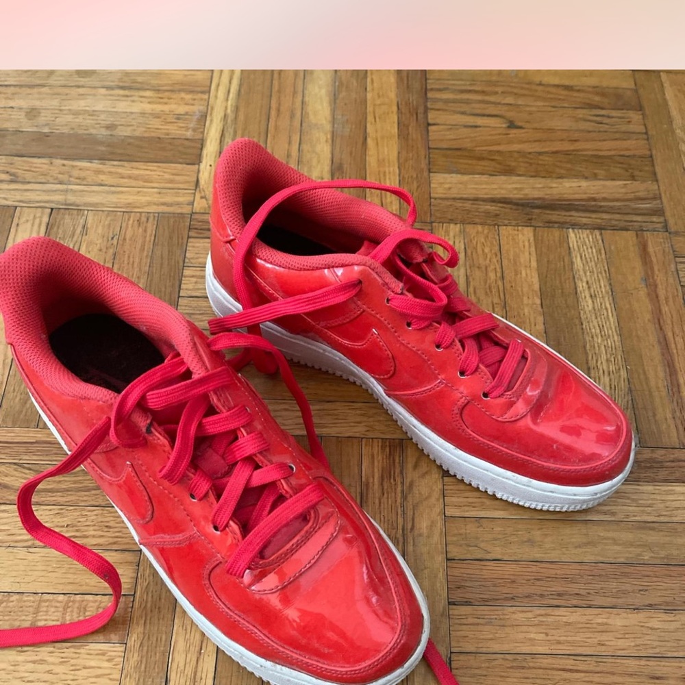 Nike Red Sneakers Classic Low-Top Design women’s size 8 
Kids 7 years
Like new